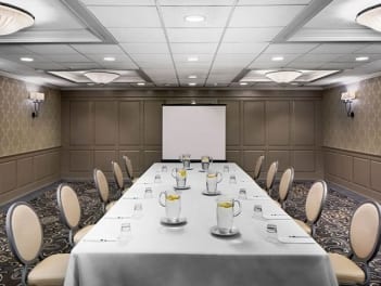11-inn-at-middletown-small-meeting-room-top